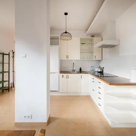 Saska Kepa Pleasant By Bookinghost *