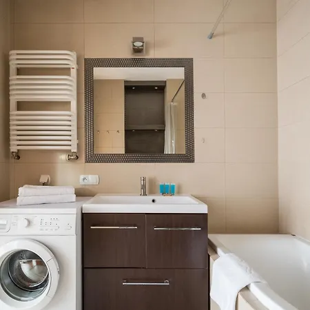 Saska Kepa Pleasant By Bookinghost