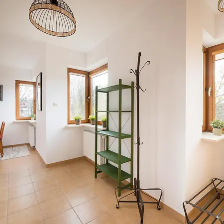 Saska Kepa Pleasant By Bookinghost *